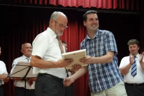 Krajevna skupnost Zasip je Cirilu Kraigherju podelila naziv častni občan. / Foto: Arhiv Kud Zasip