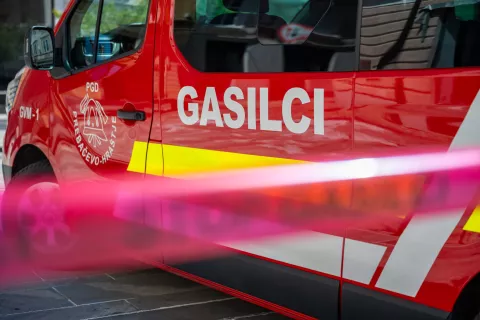 Simbolična fotografija občina KranjGasilci Kranj Gasilsko reševalna služba GRS Kranjgasilski trak stop gasilciPGD Prebačevo Hrastje / Foto: Nik Bertoncelj