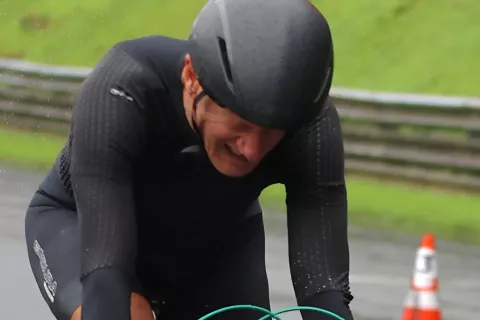 Andrej Žavbi je kljub padcu vztrajal do cilja in do nove zmage. / Foto: Osebni Arhiv