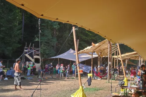 Glasba, narava in sproščeno druženje: festival Drops vabi. / Foto: Samo Lesjak