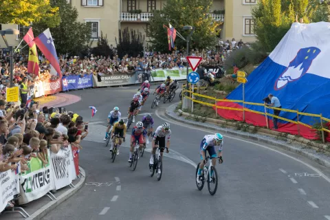Kolesarji so tekmovali za 7. Pokal Tadeja Pogačarja. / Foto: Peter Košenina