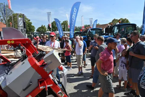 Kmetijsko-živilski sejem Agra si je lani v šestih dneh ogledalo več kot sto tisoč obiskovalcev. / Foto: Foto Zauneker