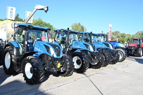 V okviru kmetijsko-živilskega sejma Agra v Gornji Radgoni je potekalo tudi ocenjevanje kmetijske mehanizacije in opreme. Slika je simbolična. / Foto: Foto: Zauneker