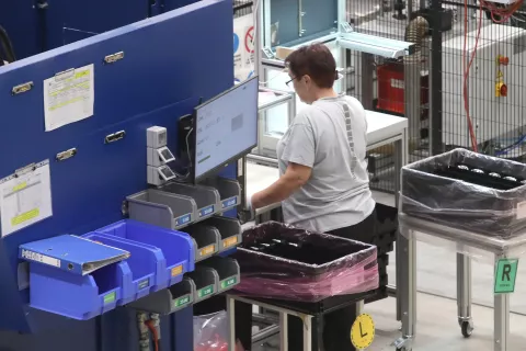 obisk Marko Lotrič predsednik državni svet podjetje Iskra Mehanizmi Intelligent Mechatronics SmartIM pametna tovarna industrijska cona letališče Brnik proizvodnja delavci gospodarstvo / Foto: Gorazd Kavčič