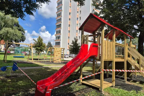 Igrišče v Podlubniku je že prenovljeno in bo kmalu na voljo najmlajšim. / Foto: Vilma Stanovnik