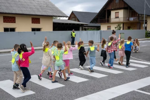 Prvi šolski dan na OŠ Davorina Jenka Cerklje na Gorenjskem / Foto: Primož Pičulin