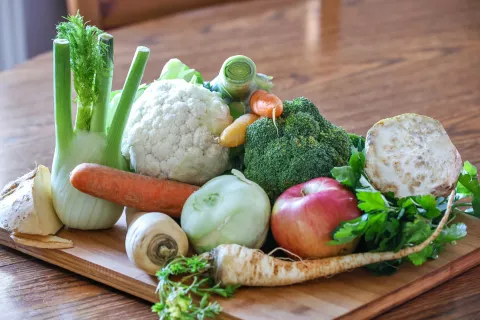 Na tržnici boste našli ponudbo izdelkov in pridelkov domačih ponudnikov. / Foto: Tina Dokl