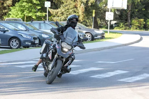 promet Bled gneča na cesti cesta motorist / Foto: Tina Dokl