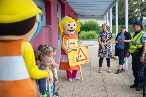 Avto moto društvo Šenčur v sodelovanju z AMZS najavljala začetek šole / Foto: Primož Pičulin