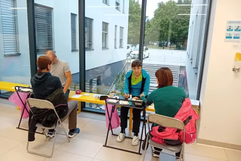 Prejšnji mesec je radovljiški Center za krepitev zdravja organiziral tradicionalni test hoje na dva kilometra. Občane že vabijo, da se udeležijo spomladanskega, ki bo konec maja in v začetku aprila / Foto: Arhiv Ckd