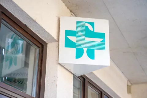 Simbolična fotografija Občina Žirovnica Zdravstvena postaja ŽirovnicaDovoz in zemljišče Zdravstveni dom Žirovnica / Foto: Nik Bertoncelj