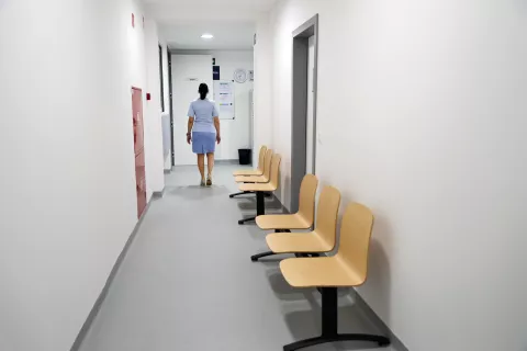 zdravstveni dom Tržič prizidek zdravstvo čakalnica zdravstveni delavec fizioterapija ambulanta / Foto: Tina Dokl