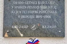 Spominska plošča pesnici in učiteljici Vidi Jeraj / Foto: Arhiv Avtorice