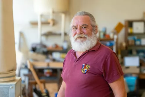 portret Klemen Koširljubiteljski igralec, scenograf, tonski mojster oblikovalec luči in tehnik v Gledališču Toneta Čufarja na Jesenicah / Foto: Nik Bertoncelj