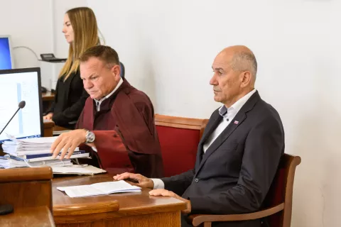 Nadaljevanje tožbe predsednika SDS Janeza Janše proti državi zaradi zadeve Patria. / Foto: Primož Pičulin