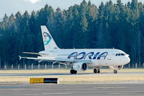 Adria Airways je za danes in jutri prekinila lete iz in v svoje baze - Ljubljane, Prištine in Tirane. / Foto: Gorazd Kavčič / Foto: 