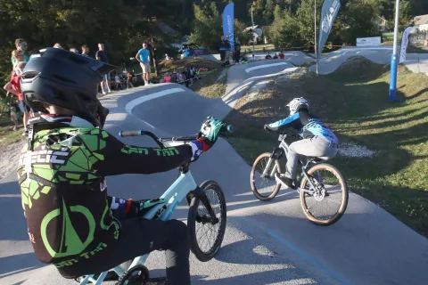 Na Cerkljanskem športnem dnevu bo potekalo tudi tekmovanje na grbinastem poligonu. / Foto: Gorazd Kavčič