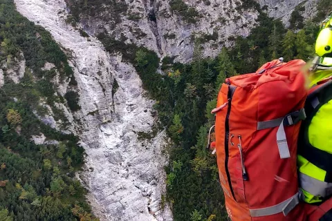 Na območju Ponce se je v nedeljo smrtno ponesrečila 68-letna nemška pohodnica. / Foto: Policija