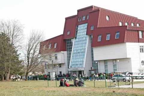 Na kranjski Fakulteti za organizacijske vede pred začetkom študijskega leta za bodoče študente že danes pripravljajo uvajalni dan. / Foto: arhiv Gorenjskega glasa