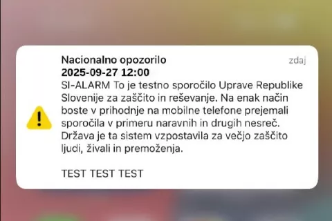Sporočilo se bo samodejno prikazalo na zaslonu naprave, spremljala ga bosta glasen zvočni signal (pisk) in vibracija. / Foto: Zajem Zaslona