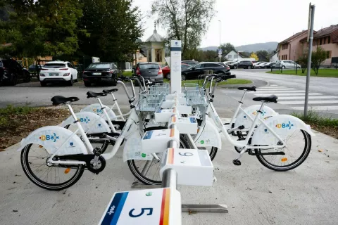 V mrežo DBajk je zdaj vključenih že 12 postaj s 60 kolesi. / Foto: Občina Domžale (Jure Gubanc)