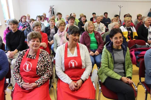 Lani so se kmečke in podeželske žene srečale v Gozd Martuljku, letos se bodo v Lomu pod Storžičem. / Foto: Cveto Zaplotnik