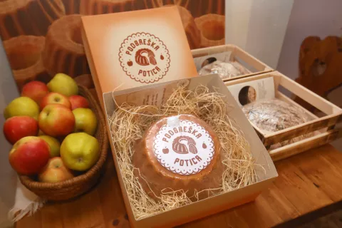 Manjkala ne bo niti znamenita Podbreška potica. / Foto: arhiv Gorenjskega glasa