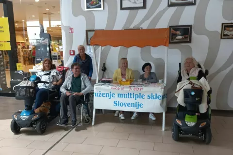 Teden multiple skleroze, stojnica, Supernova Kranj / Foto: Arhiv Gorenjske Podružnice