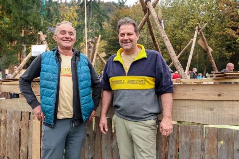 kostanjev piknik 2025 Besnica na fotografiji z leve Marjan Eržen, Vili Janc / Foto: Tina Dokl