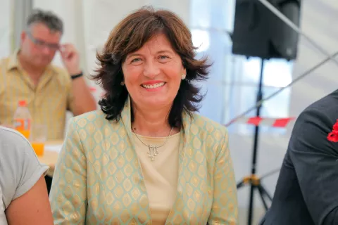 Novembra zimski dodatek