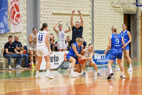 košarka ŽKK Triglav Kranj in Cinkarna Celje / Foto: Tina Dokl