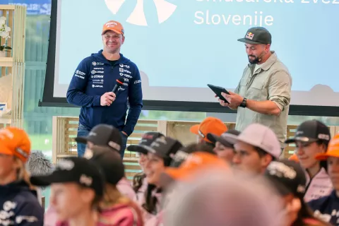 SZS Smučarska zveza Slovenije predstavitev reprezentanc reprezentanca pred sezono tekem FIS in IBU svetovnega pokala sezona 2025/2026 na fotografiji Janez Marič glavni trener biatlonska reprezentanca in Filip Flisar / Foto: Tina Dokl