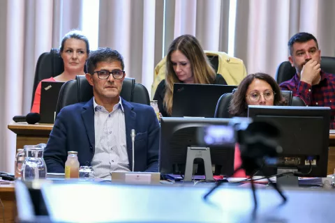 Potreben je dalj&scaron;i razmislek