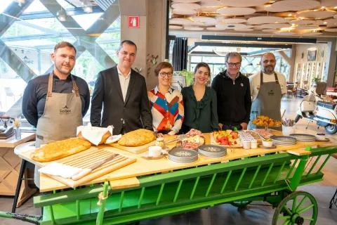 Brunch z novinarji ob pričetku Kulinarične jeseni v Radolci / Foto: Nik Bertoncelj