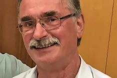 Dr. Valentin Brumnik, eden od treh podpredsednikov Zveze slovenskih organizacij na Koroškem, ki je bila ustanovljena leta 1955. / Foto: Jože Košnjek