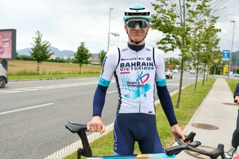 novinarska konferenca ob pridobitvi naziva Kolesarsko mesto na fotografiji kolesar in ambasador L'Etape Slovenia Matej Mohorič / Foto: Tina Dokl