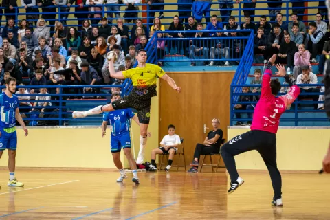 Rokomet, 7. krog lige NLB, tekma med Škofja Loka - Frankstahl Radovljica v dvorani Poden / Foto: Primož Pičulin