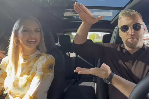 Lari se je v jeklenem konjičku pridružil tudi Denis Avdić. / Foto: Posnetek Zaslona