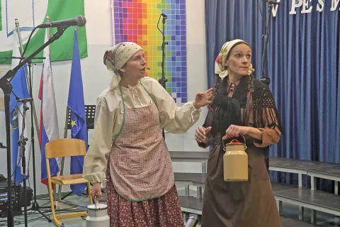 Narečja Tuhinjske doline med drugim ohranja Kulturno umetniško društvo Ivan Cankar Šmartno v Tuhinju. / Foto: Špela Šimenc