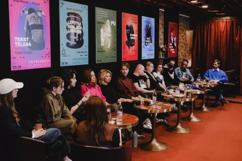 Sodelujoči so uprizoritev predstavili na novinarski konferenci. / Foto: Ma&scaron;a Pirc