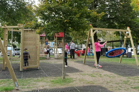 Prenovili igri&scaron;či