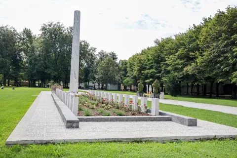 Tudi po prenovi brez imen