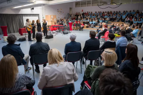 Ali so dijaki re&scaron;ili Veroniko