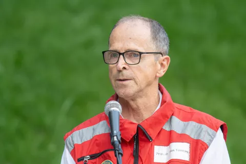 Naziv častni občan Iztoku Tomazinu