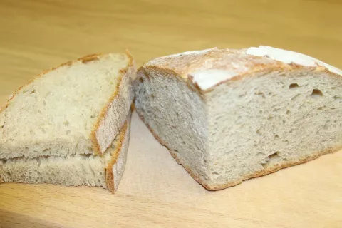 V pekarstvu so zmanj&scaron;ali vsebnost dodane soli. / Foto: Cveto Zaplotnik