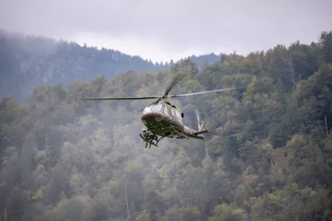 Statični in dinamični prikaz mednarodne voja&scaron;ke vaje Zvezda Triglava (vadi&scaron;če Mačkovec pri Bohinjski Beli) / Foto: Primož Pičulin
