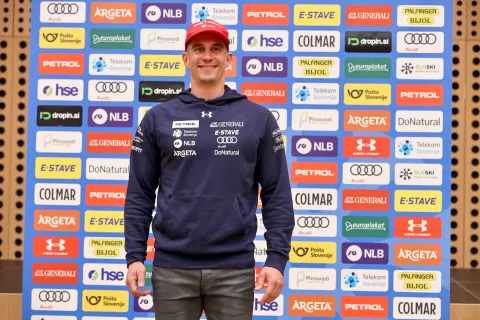 SZS Smučarska zveza Slovenije predstavitev reprezentanc reprezentanca pred sezono tekem FIS in IBU svetovnega pokala sezona 2025/2026 alpsko smučanje Žan Kranjec / Foto: Tina Dokl