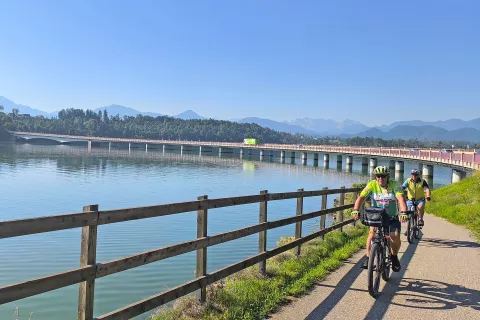 Most preko Velikov&scaron;kega jezera / Foto: Slavko Zupanc