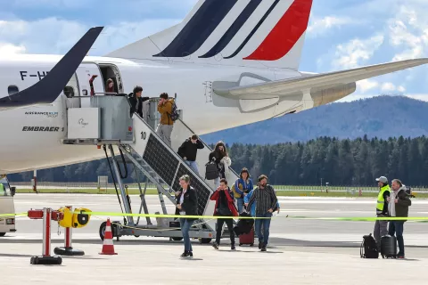 Z Brnika tudi na nove destinacije