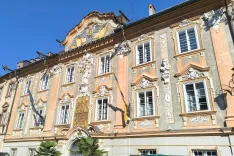  Mestna hiša, Šentvid ob Glini Podpis k sliki (Koroska_6_slika_2.jpg):Slika 2: Otok cvetja, Poreče ob Vrbskem jezeru / Foto: Slavko Zupanc / Foto: Foto: Slavko Zupanc